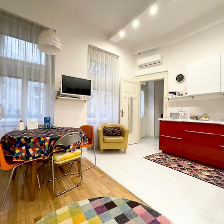 Rainbow Pearl Apartment At St Stephen' S Basilica Budapest Kültér fotó
